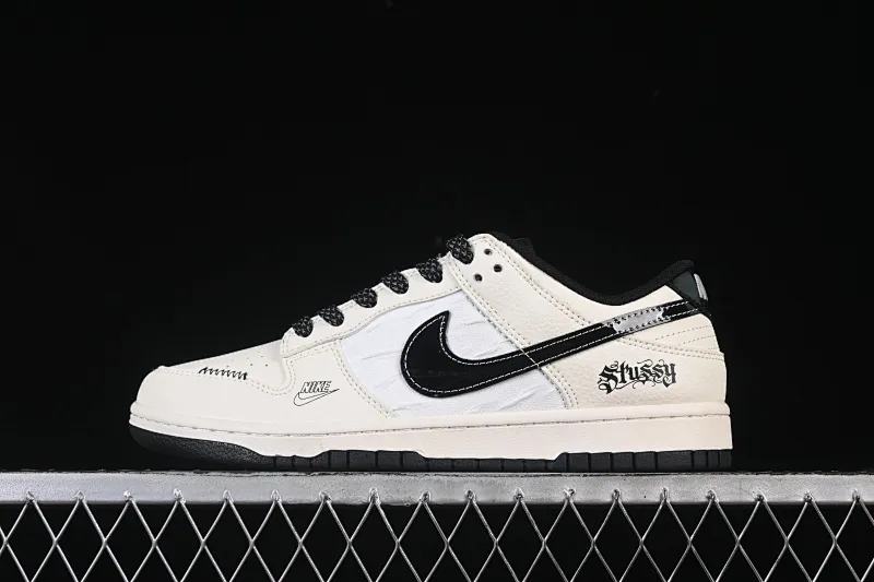 All categories Nk SB Dunk Series Nk SB Dunk Low High-end customized low-top sneakers Nike SB Dunk Low Stusi co-branded woven beige black hook Anniversary high-end customized low-top casual sneakers QW5836-011